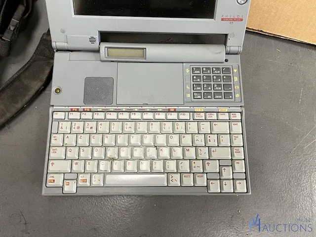 Oude laptop olivetti - afbeelding 3 van  4