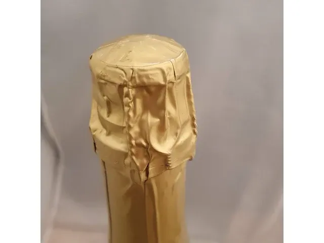 Oude leffe bierfles jeroboam en magnum fles zonder etiket - afbeelding 3 van  6