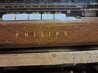 Oude philipps radio + platenspeler radio werkt,platenspeler niet - afbeelding 2 van  8