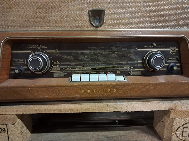 Oude philipps radio + platenspeler radio werkt,platenspeler niet - afbeelding 3 van  8