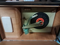 Oude philipps radio + platenspeler radio werkt,platenspeler niet - afbeelding 5 van  8