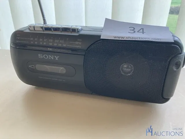 Oude radio sony - afbeelding 3 van  3