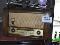 Oude radio - afbeelding 1 van  1