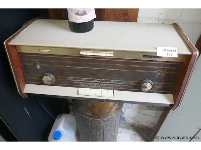 Oude radio - afbeelding 1 van  1