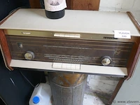 Oude radio - afbeelding 1 van  1