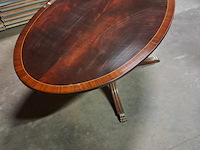 Oude salontafel ovaal l 1230mm h 540mm b 780mm - afbeelding 4 van  4