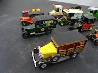 Oude speelgoed auto's - afbeelding 2 van  7