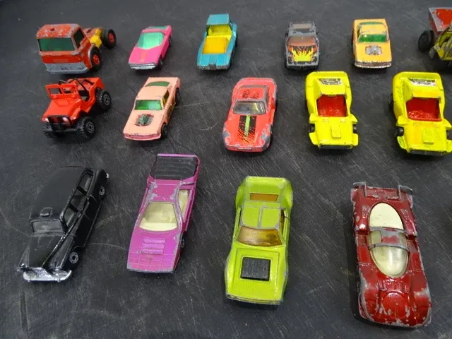 Oude speelgoed auto's - afbeelding 3 van  5