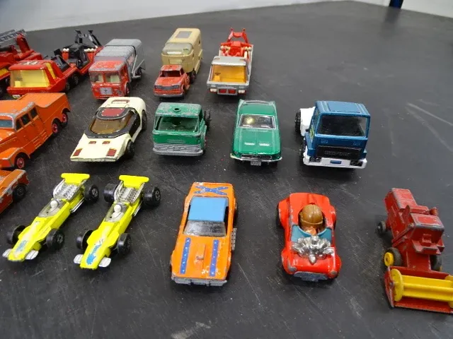 Oude speelgoed auto's - afbeelding 4 van  7