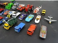 Oude speelgoed auto's - afbeelding 3 van  8