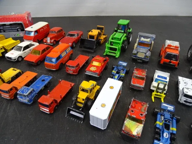 Oude speelgoed auto's - afbeelding 4 van  8