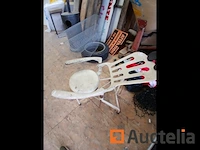 Oude stoel - afbeelding 1 van  2