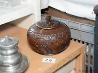 Oude tabakpot in gesculpteerd hout - afbeelding 1 van  1