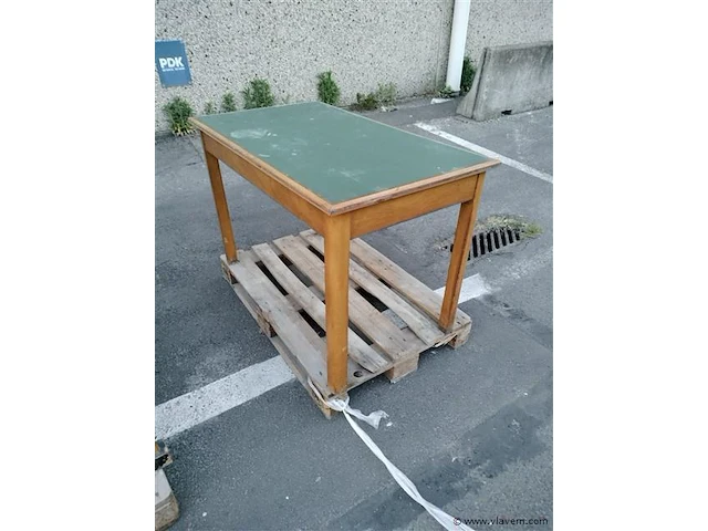 Oude tafel - afbeelding 1 van  1