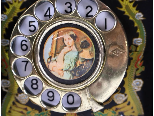 Oude telefoon en wekker kiple - afbeelding 4 van  8