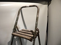 Oude trapladder - afbeelding 2 van  3