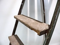 Oude trapladder - afbeelding 3 van  3