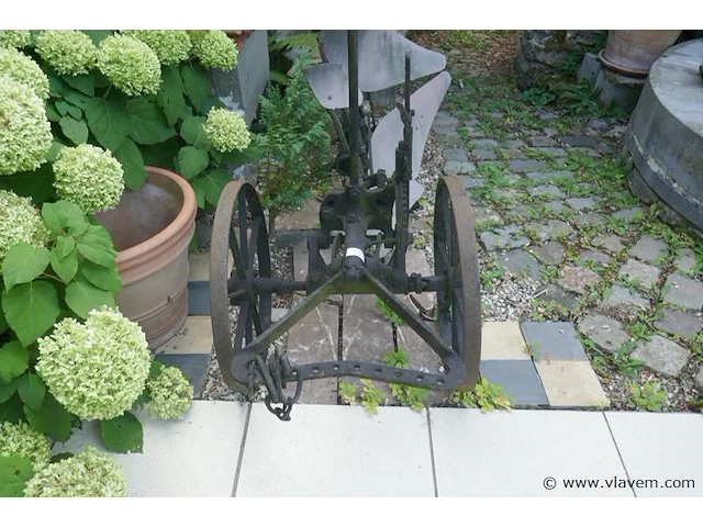 Oude veldploeg - afbeelding 2 van  2