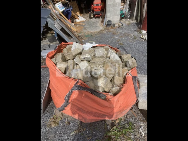 Oude zandstenen straatkeien - afbeelding 2 van  4