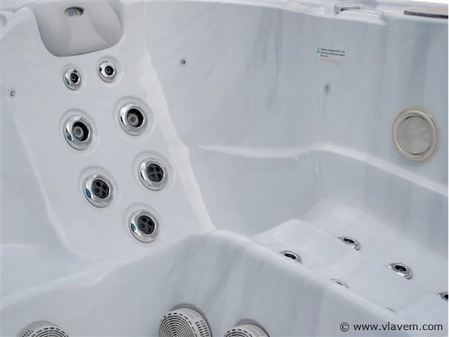 Outdoor spa 5-persoons 230x230 cm - afbeelding 3 van  6
