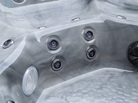 Outdoor spa - afbeelding 8 van  13