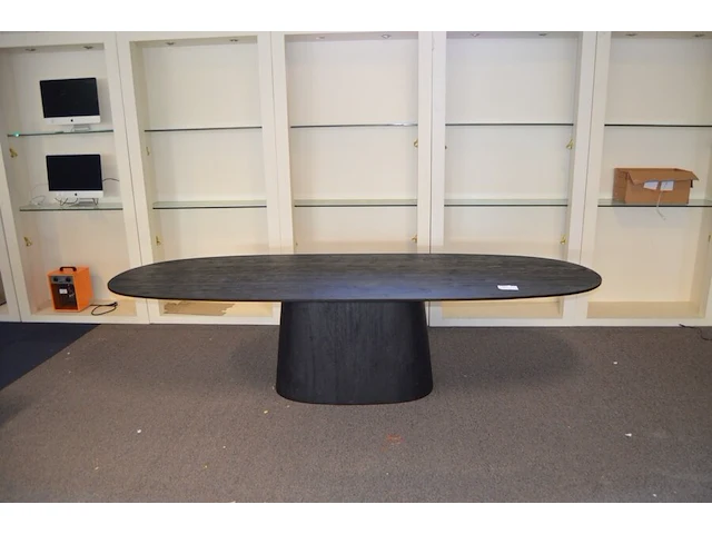 Ovale vergadertafel donker houten blad afm. 3,5m (4) - afbeelding 1 van  7