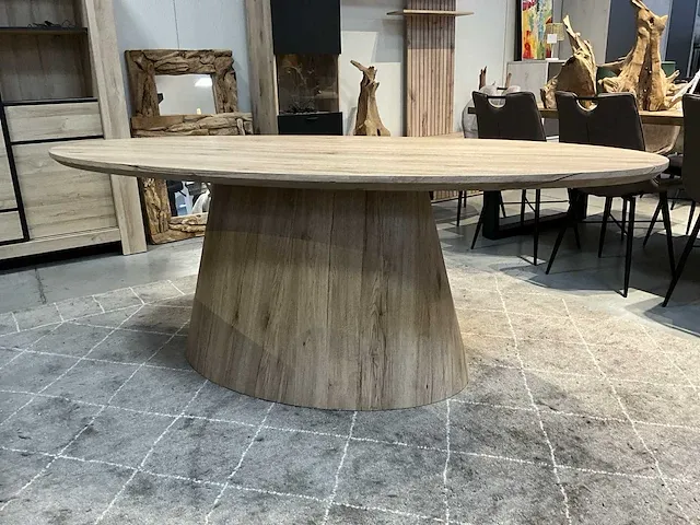 Ovalen eetkamertafel - afbeelding 1 van  8