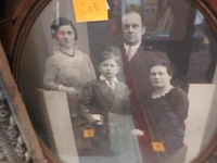 Ovalen familiefoto - afbeelding 1 van  1