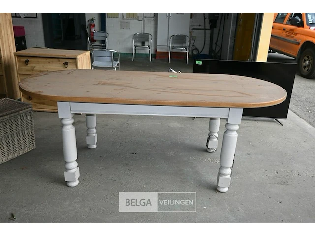 Ovalen houten tafel - afbeelding 2 van  5