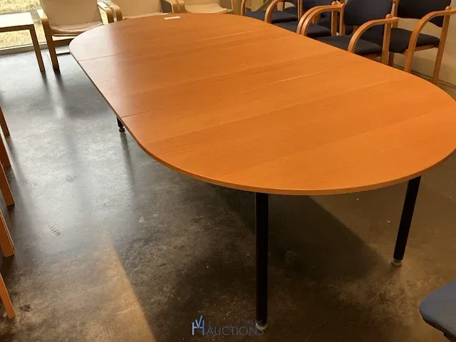 Ovalen tafel - afbeelding 1 van  3