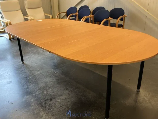 Ovalen tafel - afbeelding 2 van  3