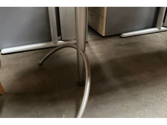Ovalen tafel - afbeelding 3 van  3