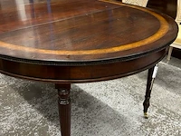 Ovalen tafel - afbeelding 2 van  6