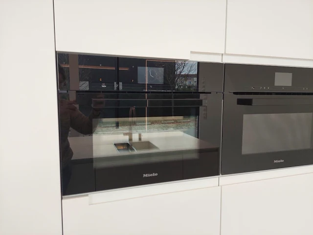 Oven 1 miele dgc7640 - afbeelding 1 van  9