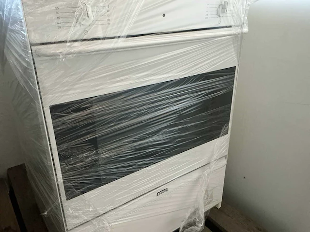 Oven gemonteerd in meubel - afbeelding 7 van  8