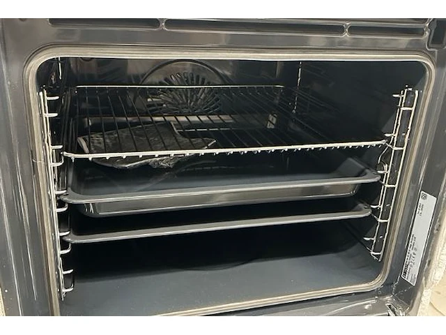 Oven zanussi - afbeelding 3 van  5