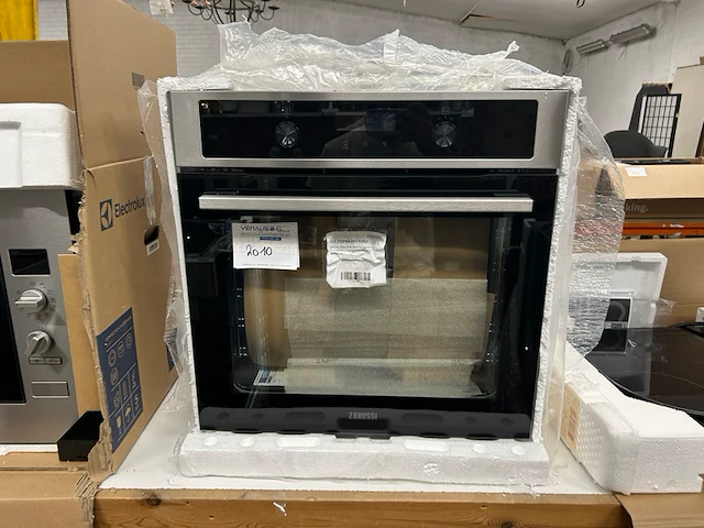 Oven zanussi - afbeelding 1 van  5