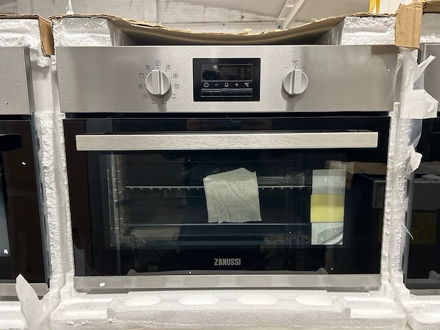 Oven zanussi - afbeelding 1 van  10