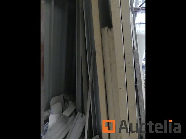 Overblijfsel van dakpanelen en -platen - afbeelding 2 van  3