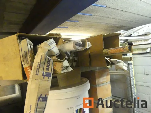 Overblijfsel van tl lamp - afbeelding 4 van  7