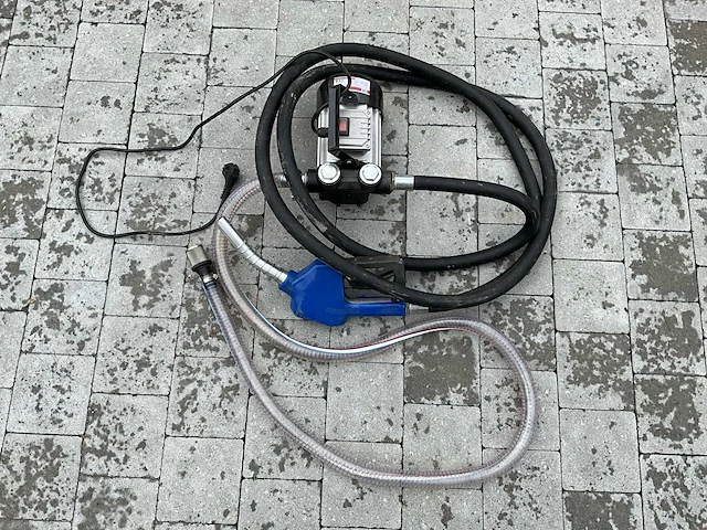 Overige garage inventaris - stookoliepomp - dieselpomp - afbeelding 1 van  7