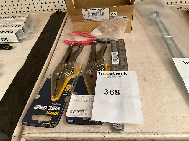 Overige garage inventaris,nijp en spangereedschap. - afbeelding 1 van  2
