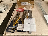 Overige garage inventaris,nijp en spangereedschap. - afbeelding 1 van  2