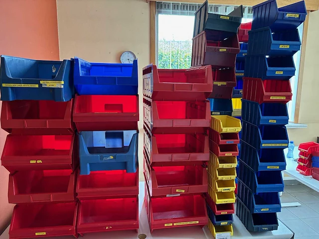 Overtoom magazijnbakken (55x) - afbeelding 1 van  3