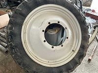 Paar dubbele tractorvelgen met band - afbeelding 2 van  10