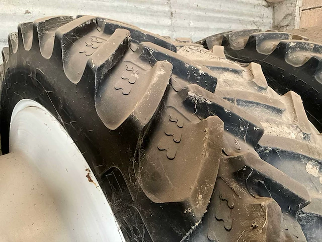 Paar dubbele tractorvelgen met band - afbeelding 5 van  10
