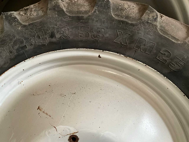 Paar dubbele tractorvelgen met band - afbeelding 10 van  10
