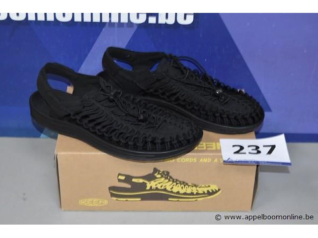 Paar herensandalen uneek maat 44,5 - afbeelding 1 van  4