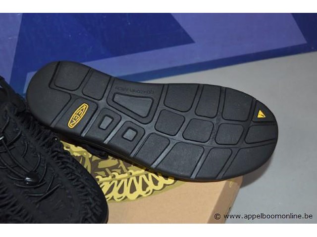 Paar herensandalen uneek maat 44,5 - afbeelding 3 van  4