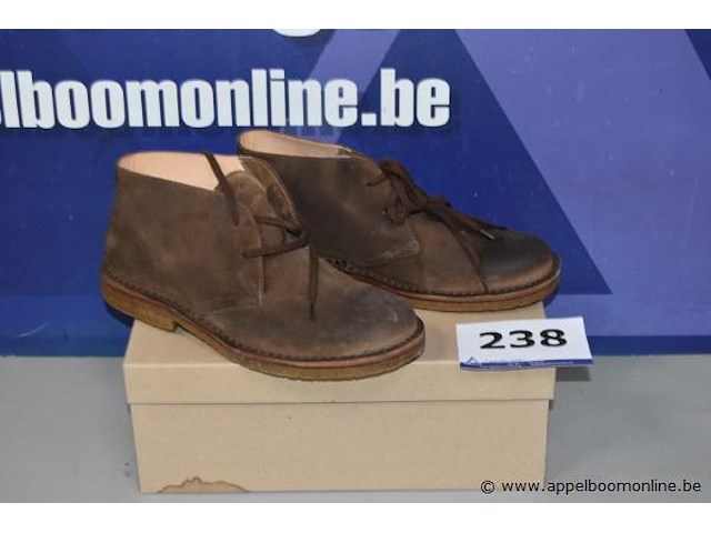 Paar herenschoenen astorflex maat 41 - afbeelding 1 van  4